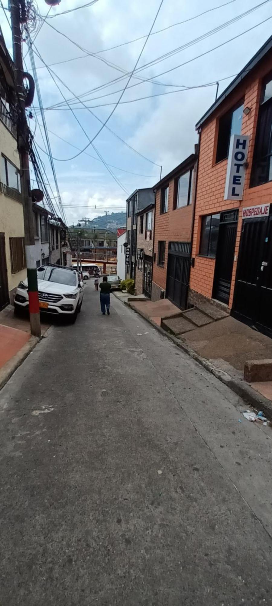 Casa De 4 Habitaciones 2 Banos 6 Camas Dobles Frente A Terminal Los Cambulos Via Panamericana Manizales Esterno foto